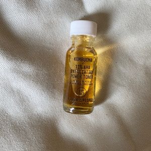 1 DELUXE SAMPLE FREE WITH PURCHASE 40$+